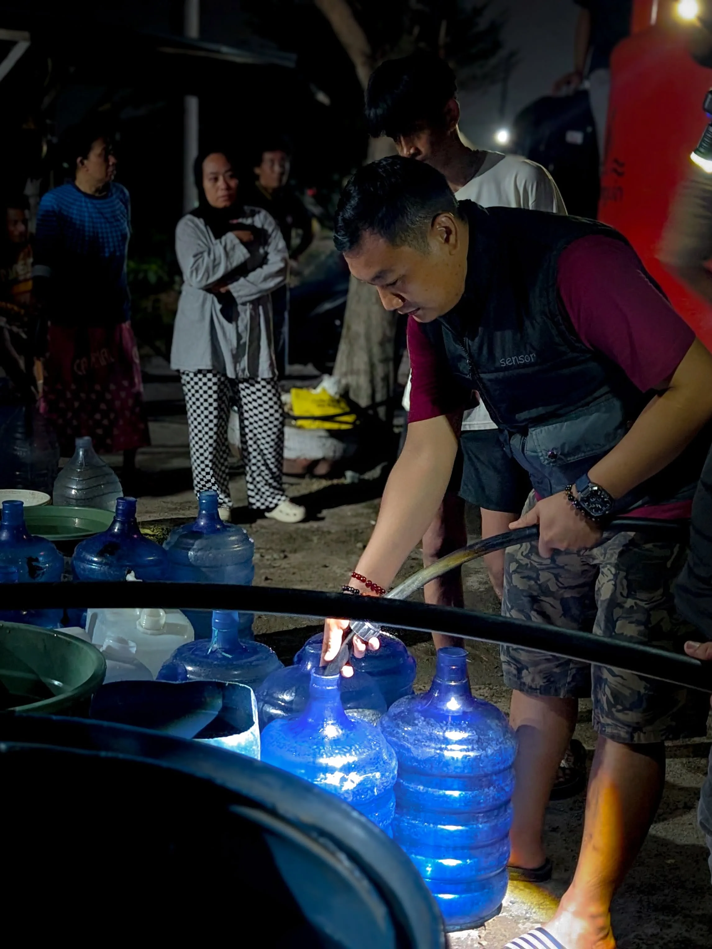 Tak Kenal Lelah Siang dan Malam, Semua Pejabat dan Karyawan Perumda TM Palopo Wajib Turun Lapangan Distribusikan Air Bersih ke Pelanggan