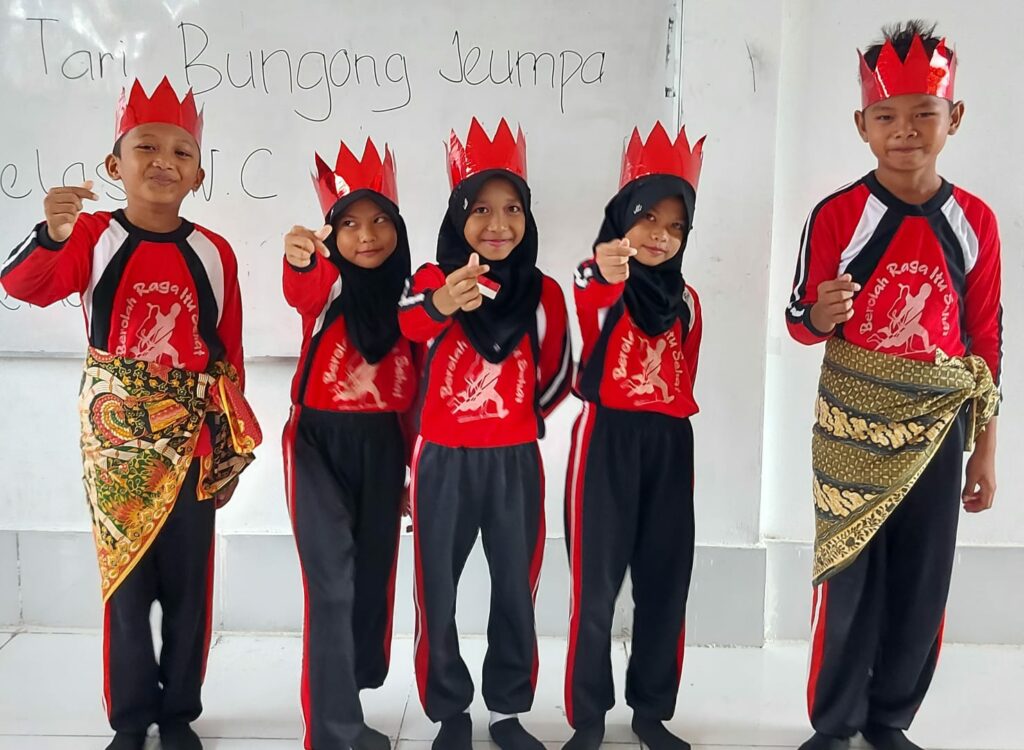 Lestarikan Budaya Indonesia, Siswa SDN 30 Mattirowalie Palopo Bawakan ...